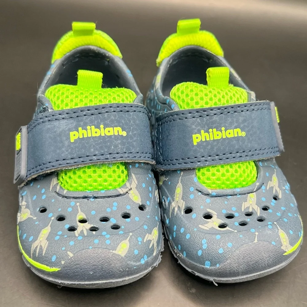 Stride Rite lightweight water
